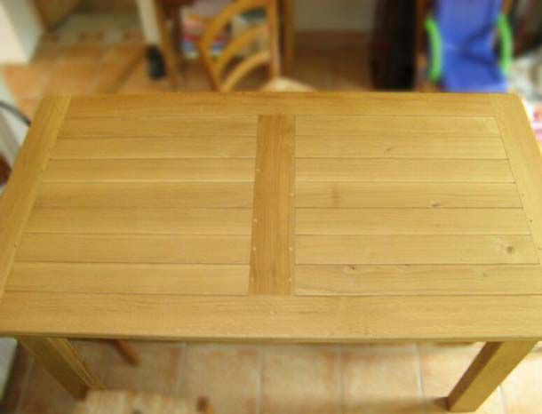Table simple en bois massif